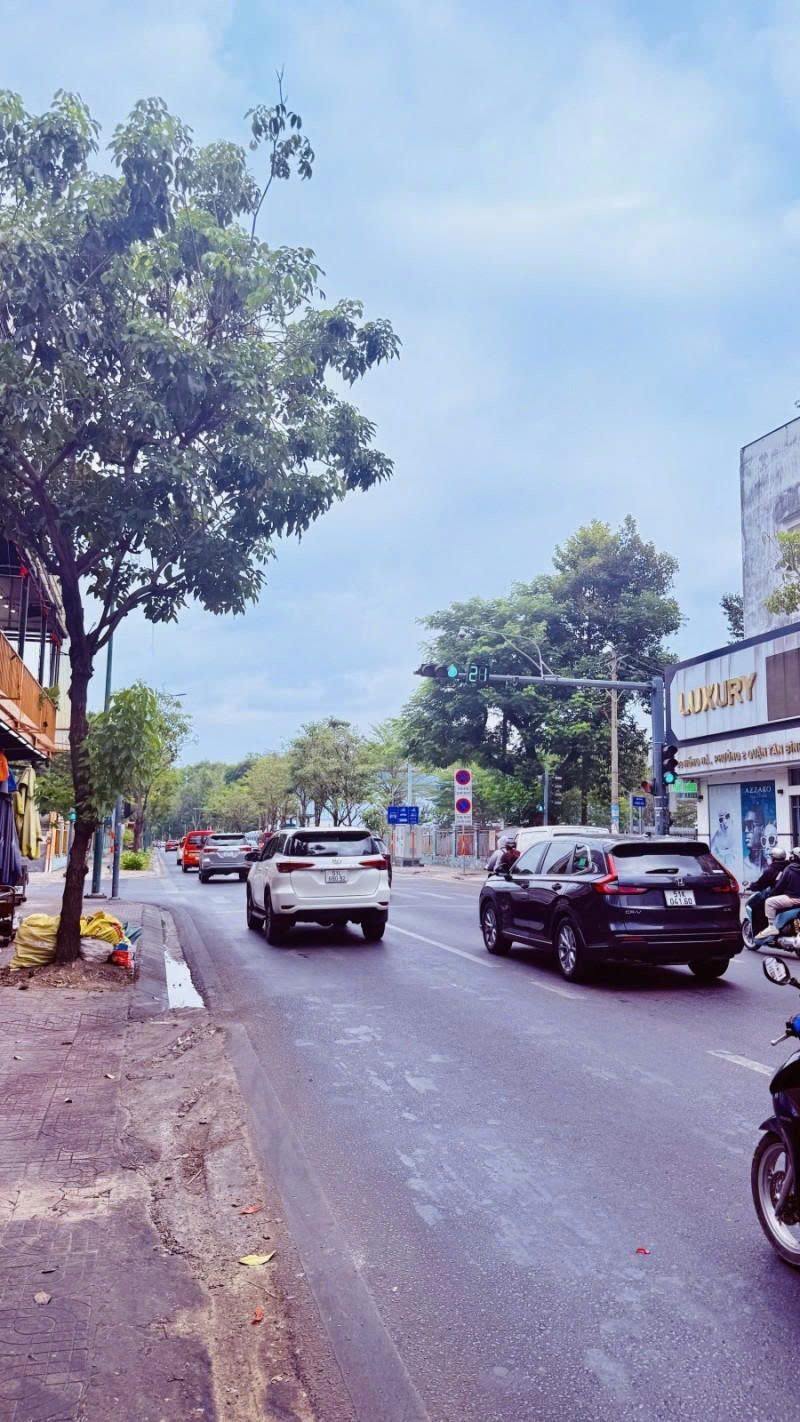 Bán nhà Mặt tiền Hồng Hà - ngay Sân Bay Tân Sơn Nhất, 5,3x21m, 3 Tầng,  còn 26,2 Tỷ  TL 15992559