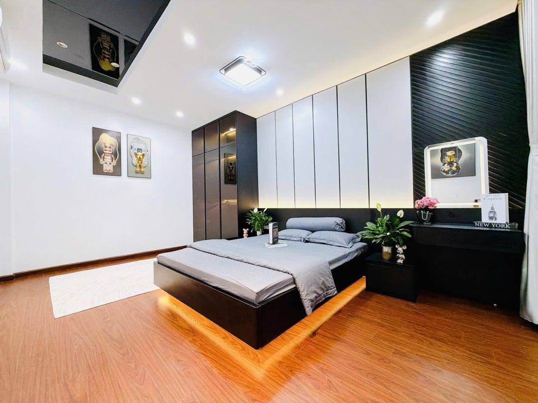 Bán nhà phân khúc hiếm phố Minh Khai, 31m2, 5 tầng , 3 phòng ngủ, giá hơn 7 tỉ 15992563