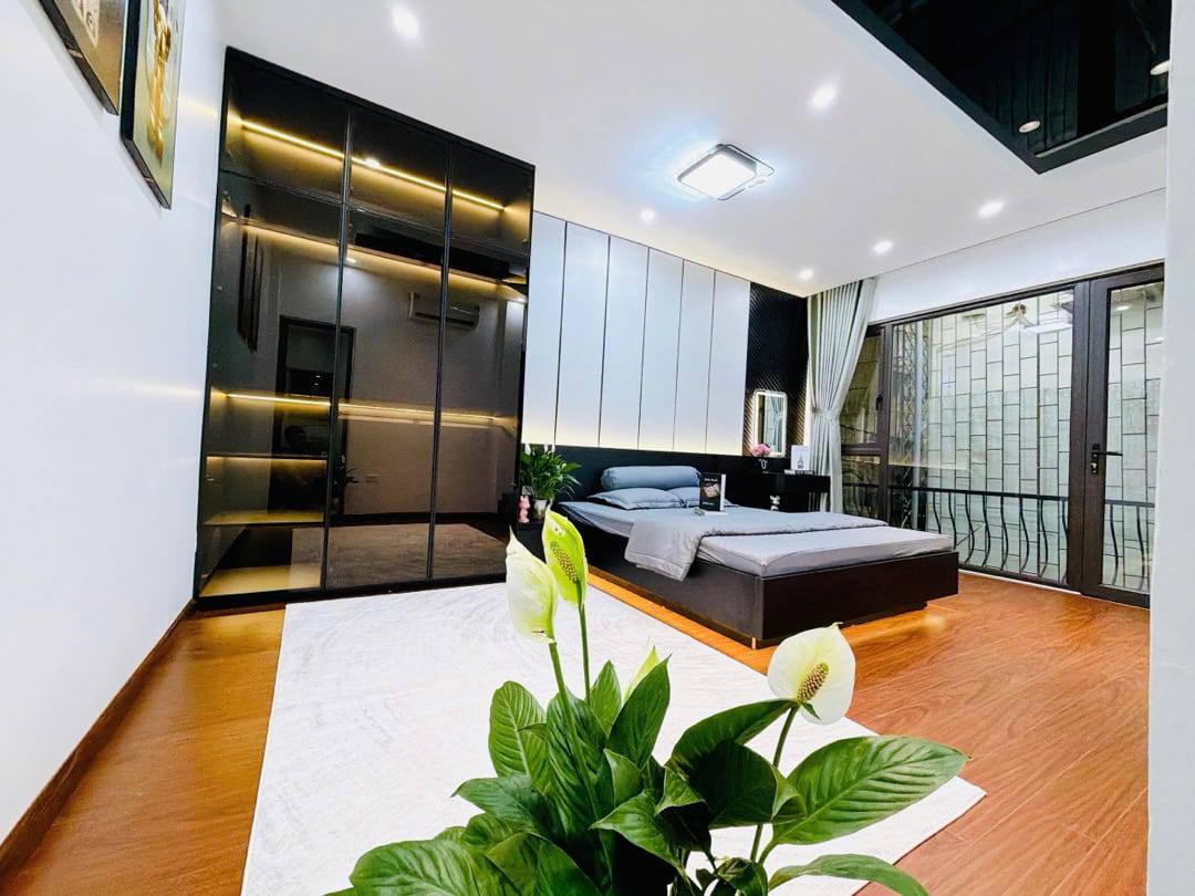 Bán nhà phân khúc hiếm phố Minh Khai, 31m2, 5 tầng , 3 phòng ngủ, giá hơn 7 tỉ 15992563