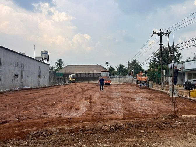 Cho thuê kho hai mặt tiền,diện tích 1200m2,  đường vành đai 14-26 tỉnh Đăk Lăk 15992589