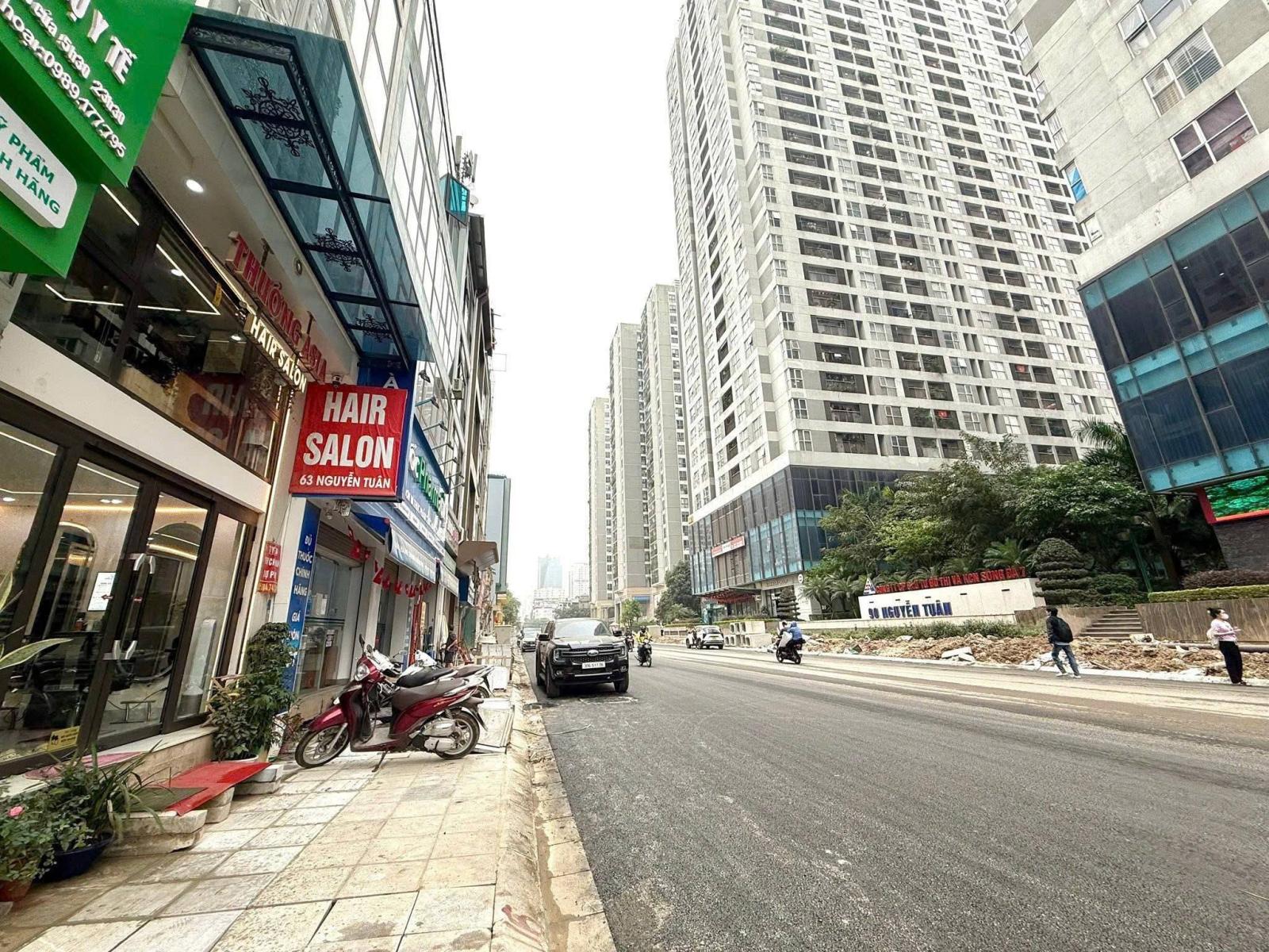 Cho thuê nhà Liền kề KĐT Nguyễn Tuân 91m x tầng 5 - Giá 42 triệu 15992592