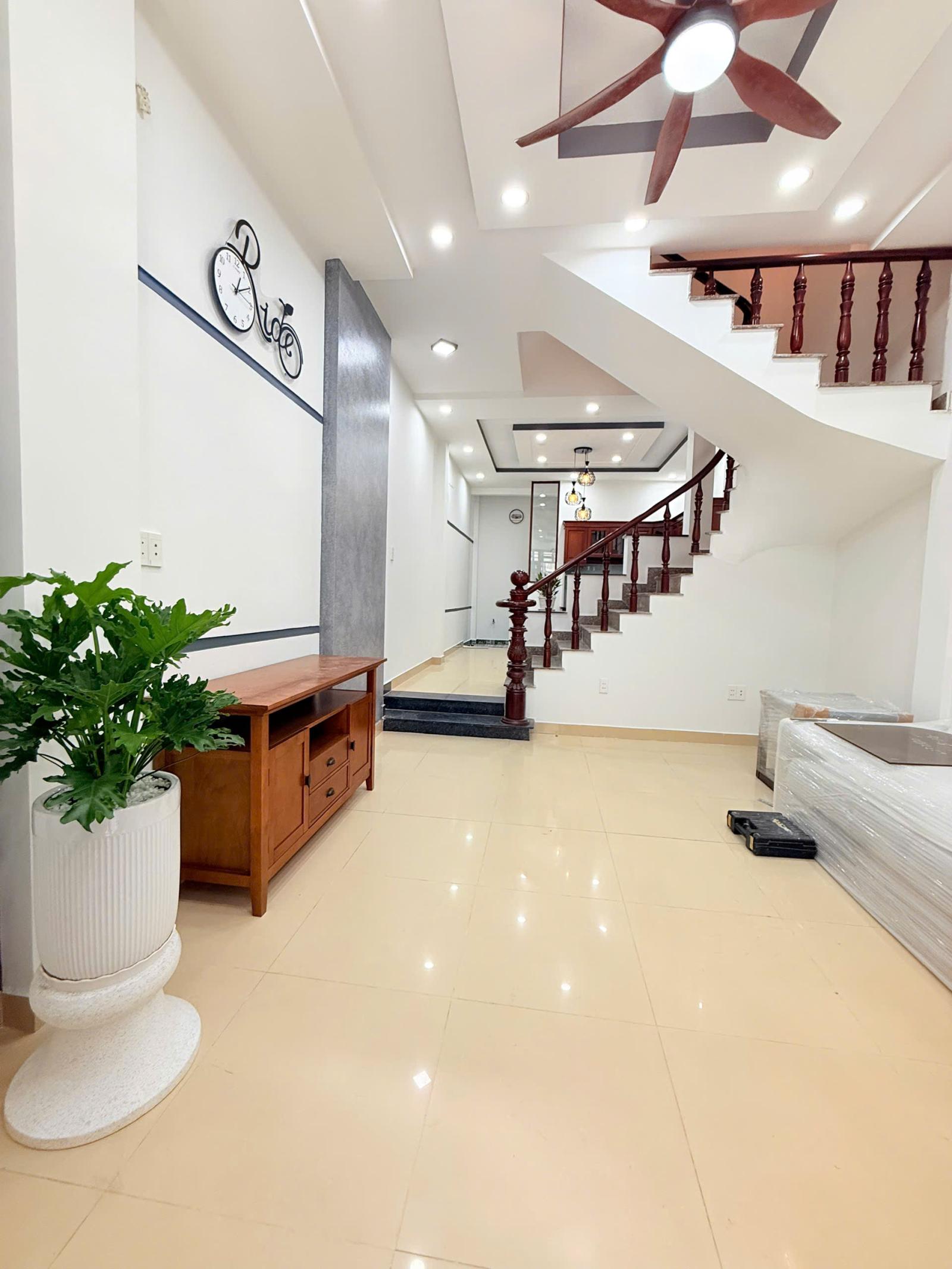 Bán Nhà 3 Tầng Hẻm Xe Hơi Số 647 Quốc Lộ 13, Hiệp Bình Phước, Thủ Đức 15992621