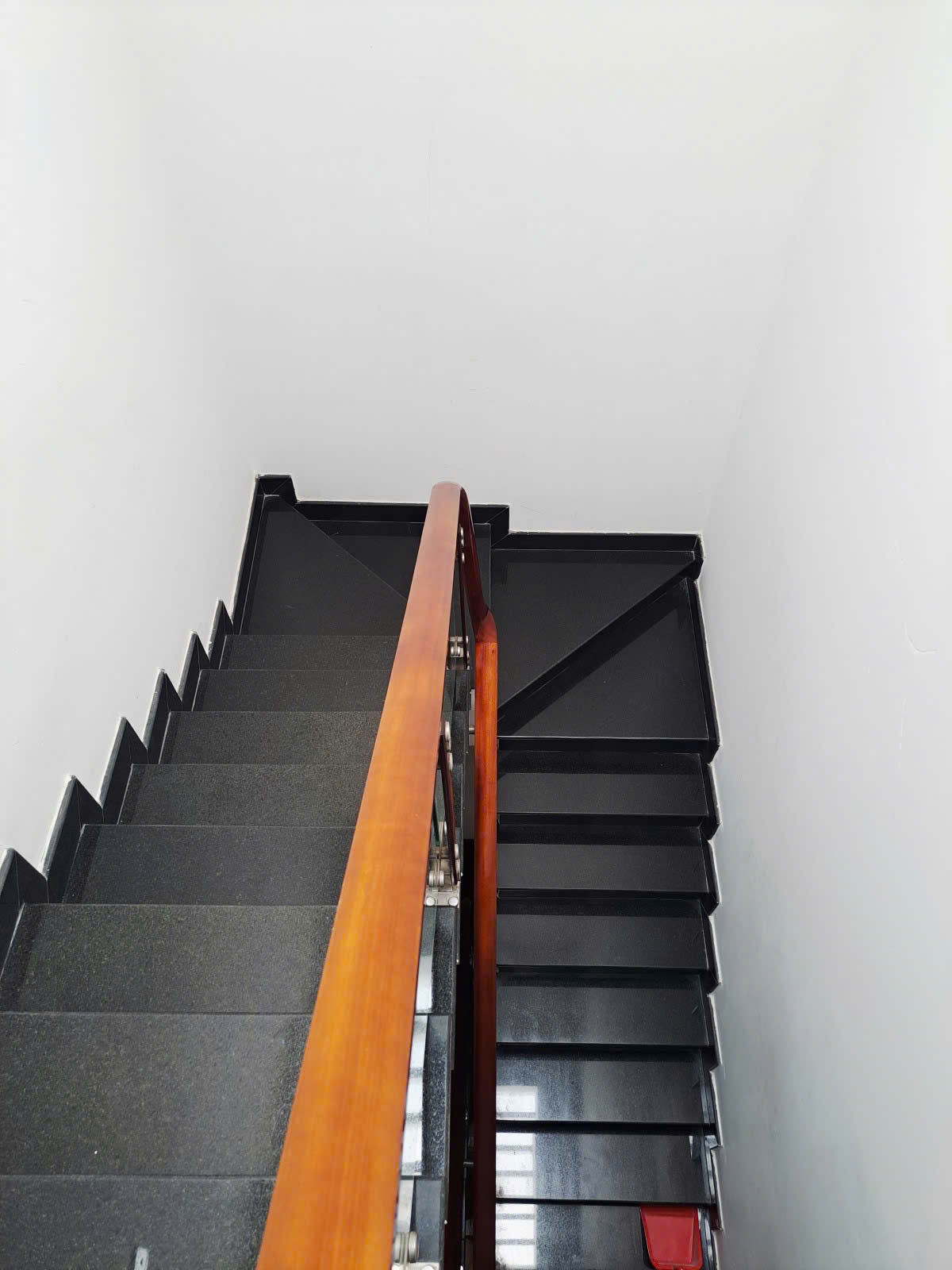 Bán nhà 2 tầng, 62m2, hẻm xe hơi Sô 4, Bình Hưng Hòa B, Bình Tân: Giá 5 tỷ, sổ hồng, 2PN, 2WC. Gọi 15992657