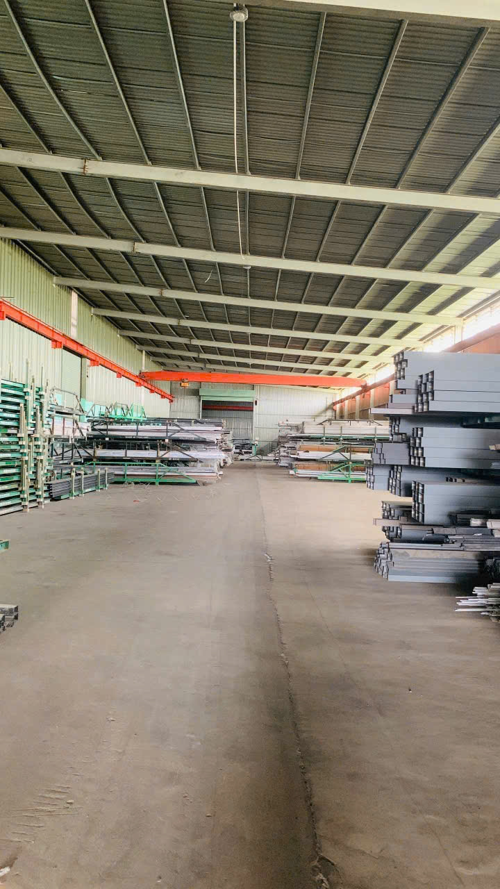 XT097 nhà xưởng, có sẵn nhiều cầu trục cho thuê ổn định lâu dài, trống xưởng 15992659