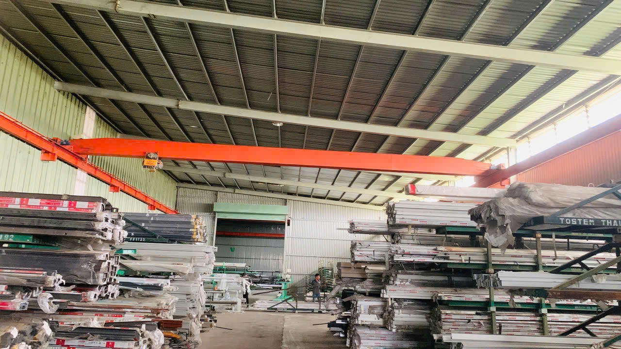 XT097 nhà xưởng, có sẵn nhiều cầu trục cho thuê ổn định lâu dài, trống xưởng 15992659