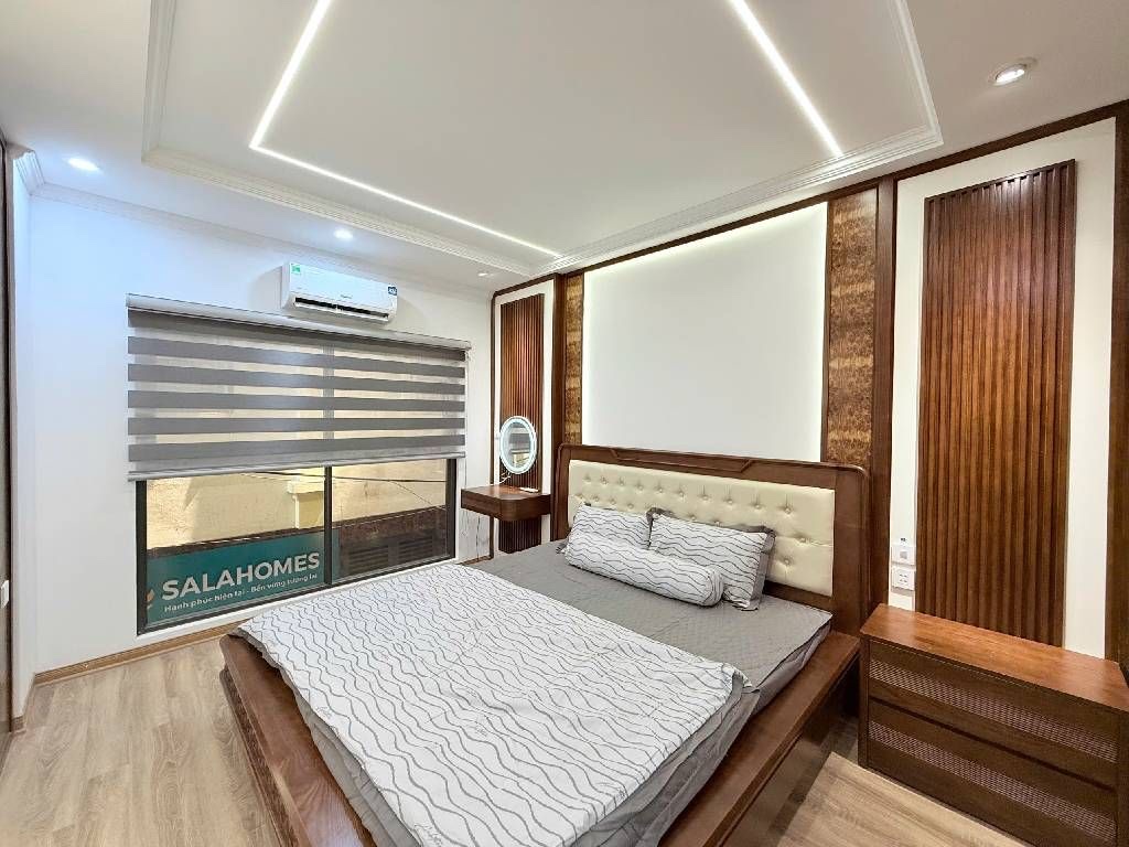 nguyễn khang 36m x7 tầng thang máy 13,6 tỷ gần phố,vf3 đỗ cửa,ngõ thông 15992675