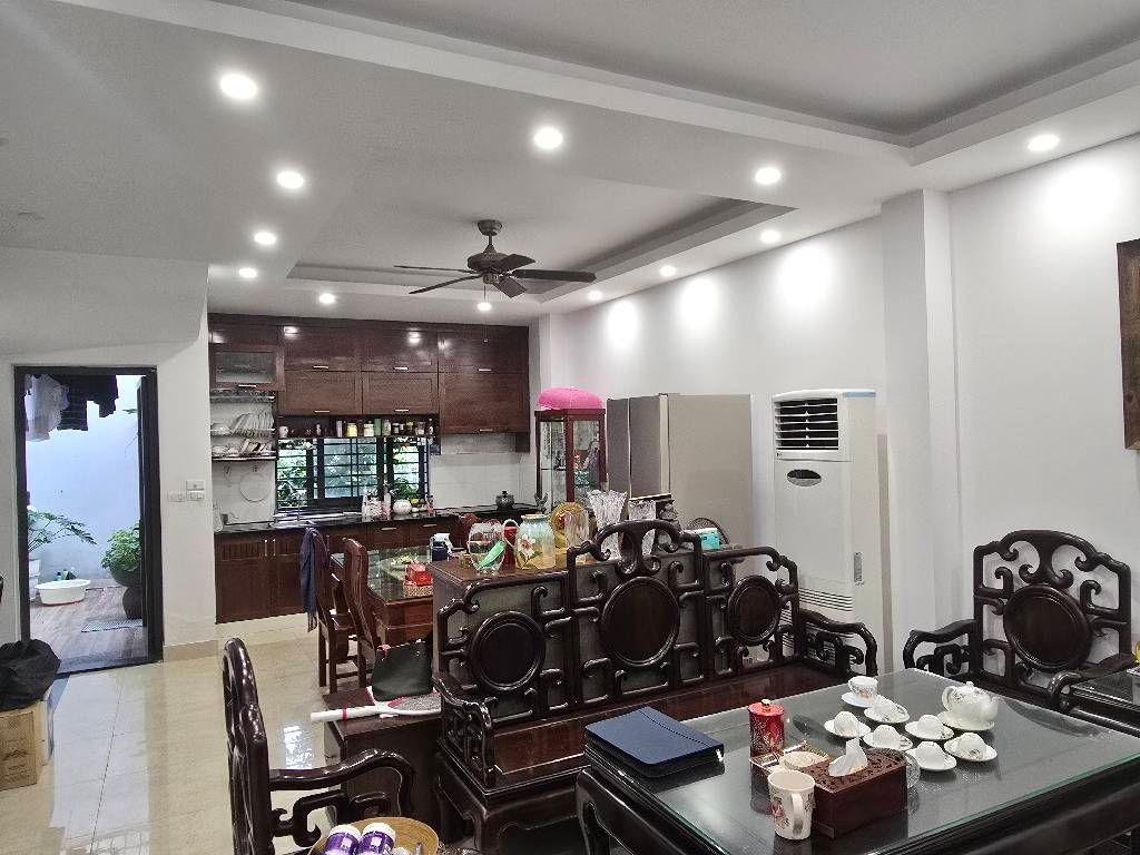 Bán nhà Hoàng Như Tiếp- Kinh doanh- sát phố - Dân xây 100m 3 tầng nhỉnh 17 tỷ(TL) 15992752