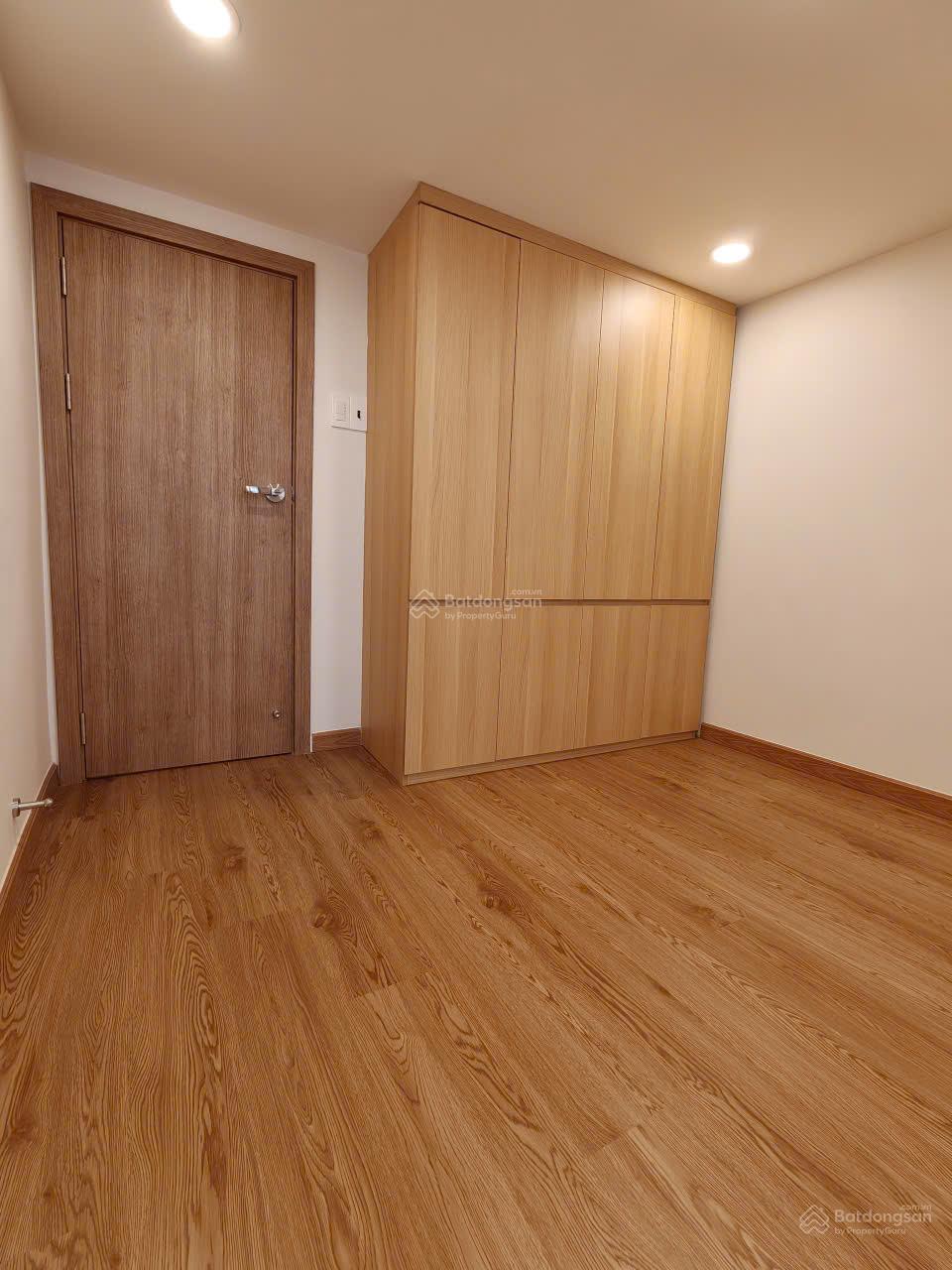 GIÁ TỐT: BÁN NHÀ 3 TẦNG, DTSD 75M2, 4PN +NỘI THẤT MỚI XÂY, HẺM RỘNG 8M TRUNG TÂM P.13, Q.10 15992789