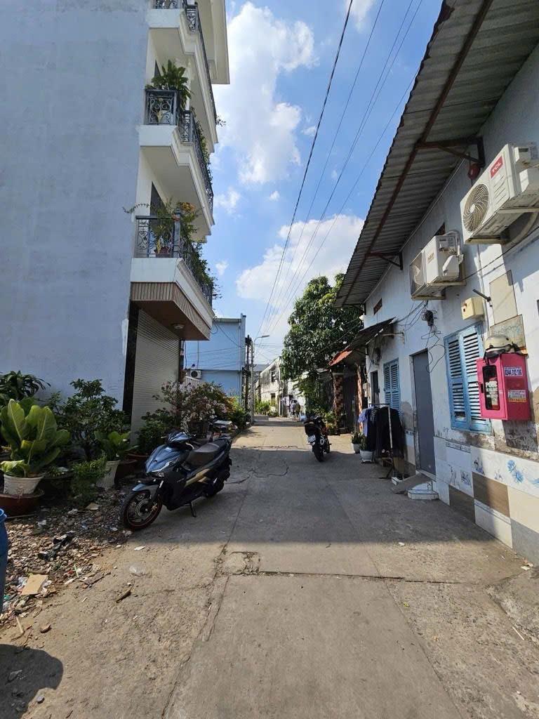 CHỈ 4,99 TỶ, 74M2, HXH, NGUYỄN VĂN QUÁ, Q12. 15992825