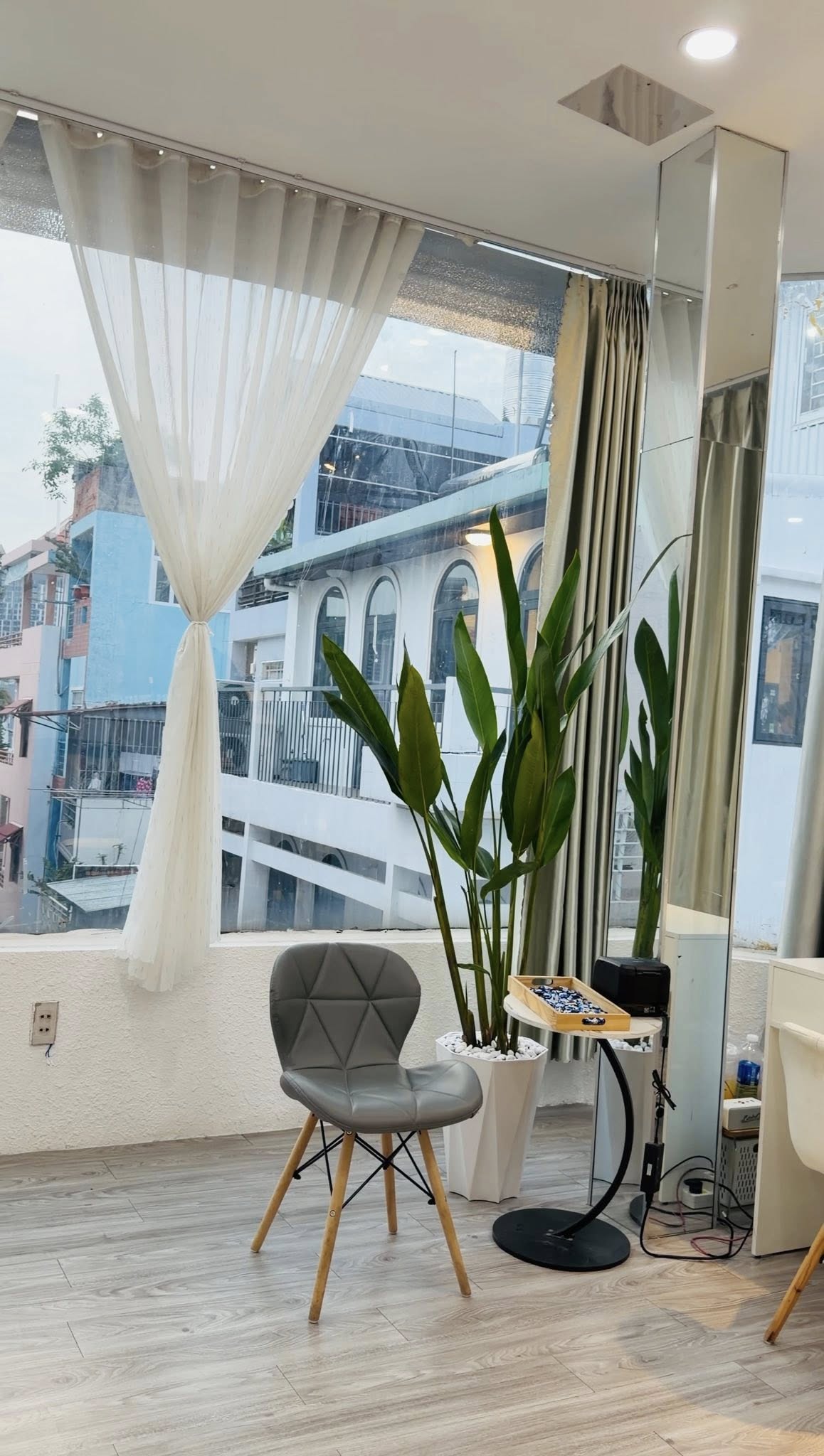 HỒ CHÍ MINH QUẬN 1 SANG NHƯỢNG NAILS ROOM  GIÁ TỐT CHO NGƯỜI THIỆN CHÍ 15992827