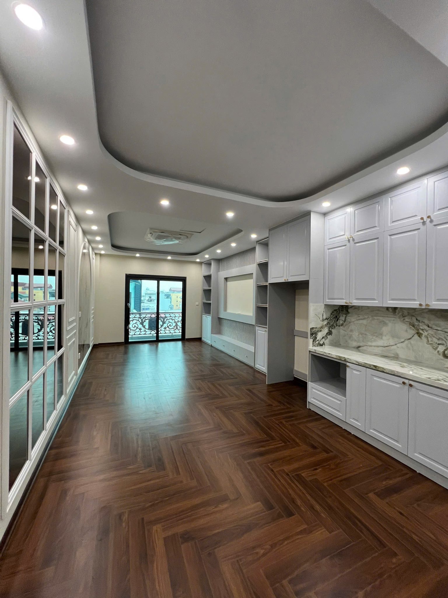 RẺ NHẤT KHU VỰC HÀNG XÓM AEON LONG BIÊN 61M2, 8T, GARA 2 Ô TÔ - 16.X TỶ 15992830