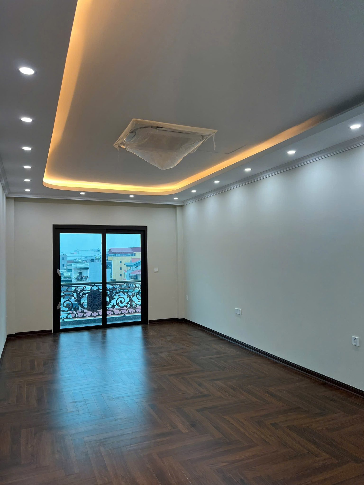 RẺ NHẤT KHU VỰC HÀNG XÓM AEON LONG BIÊN 61M2, 8T, GARA 2 Ô TÔ - 16.X TỶ 15992830