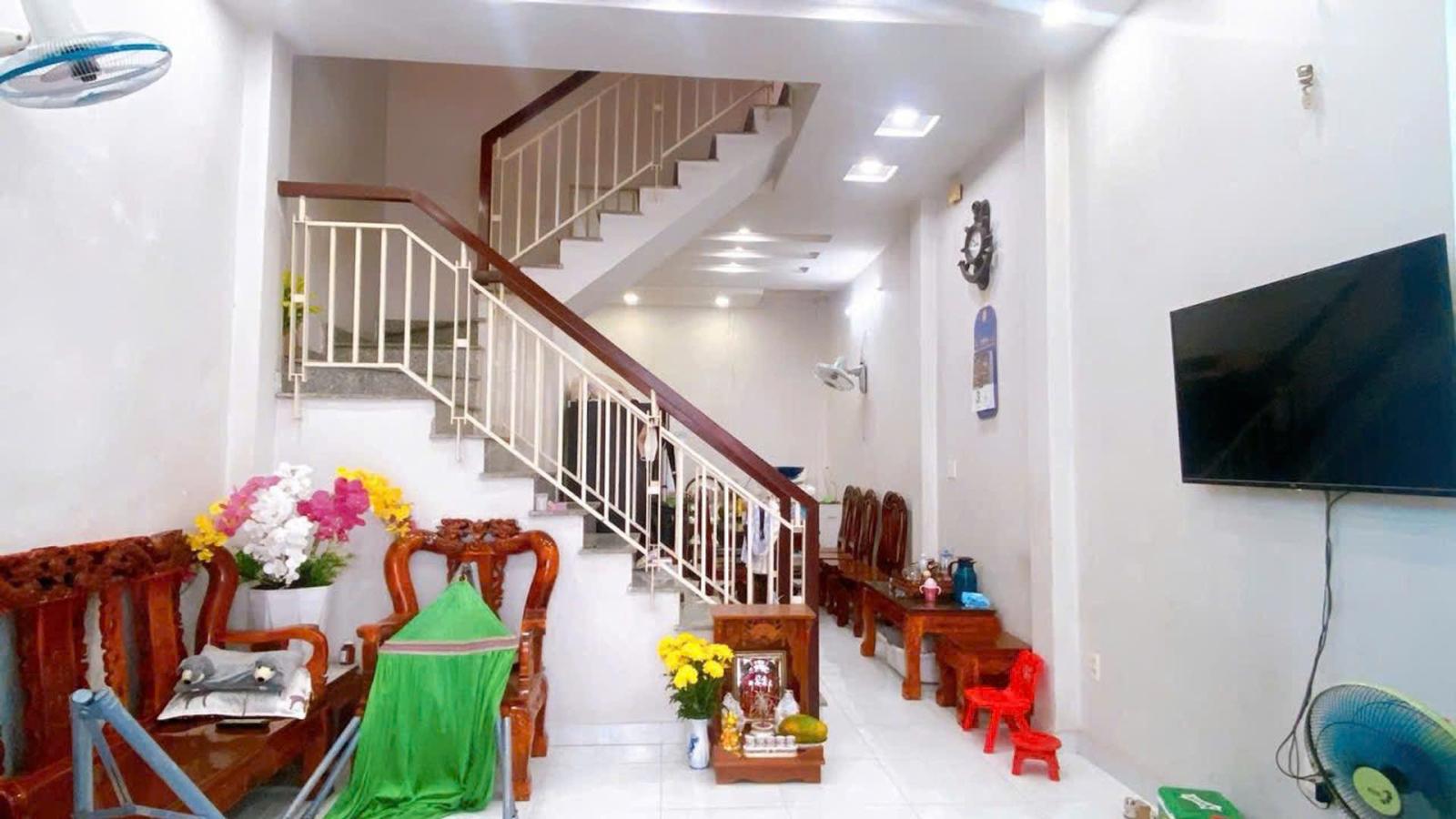 🏡 CHỈ CẦN XÁCH VALI VÀO Ở – NHÀ 3 TẦNG TRUNG TÂM TRƯỜNG LƯU, QUẬN 9 15992958
