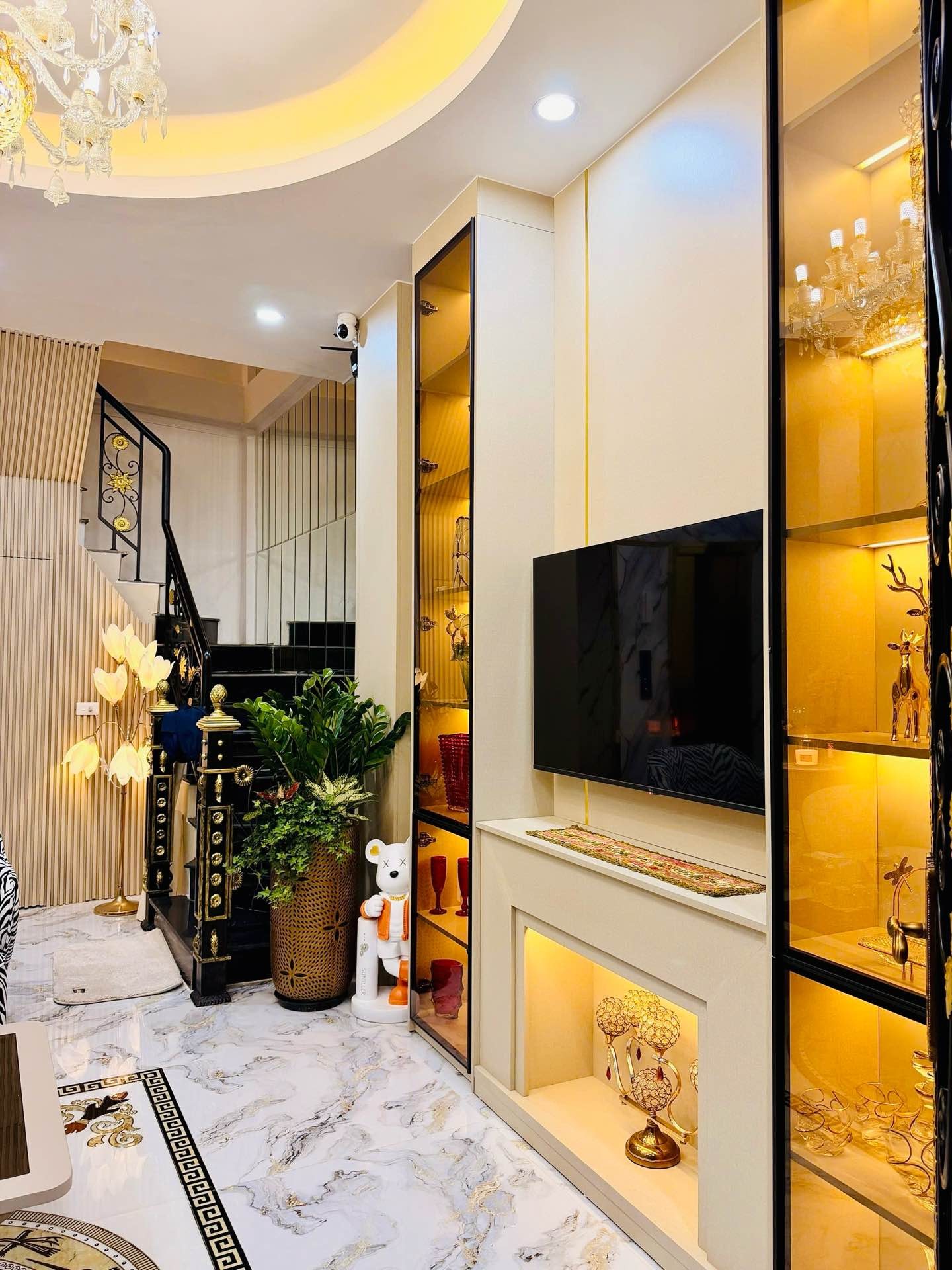 Bán nhà Hoàng Mai 35m2 sẵn nhà 5 tầng full nội thất về ở ngay giá  9.75tỷ 15992969