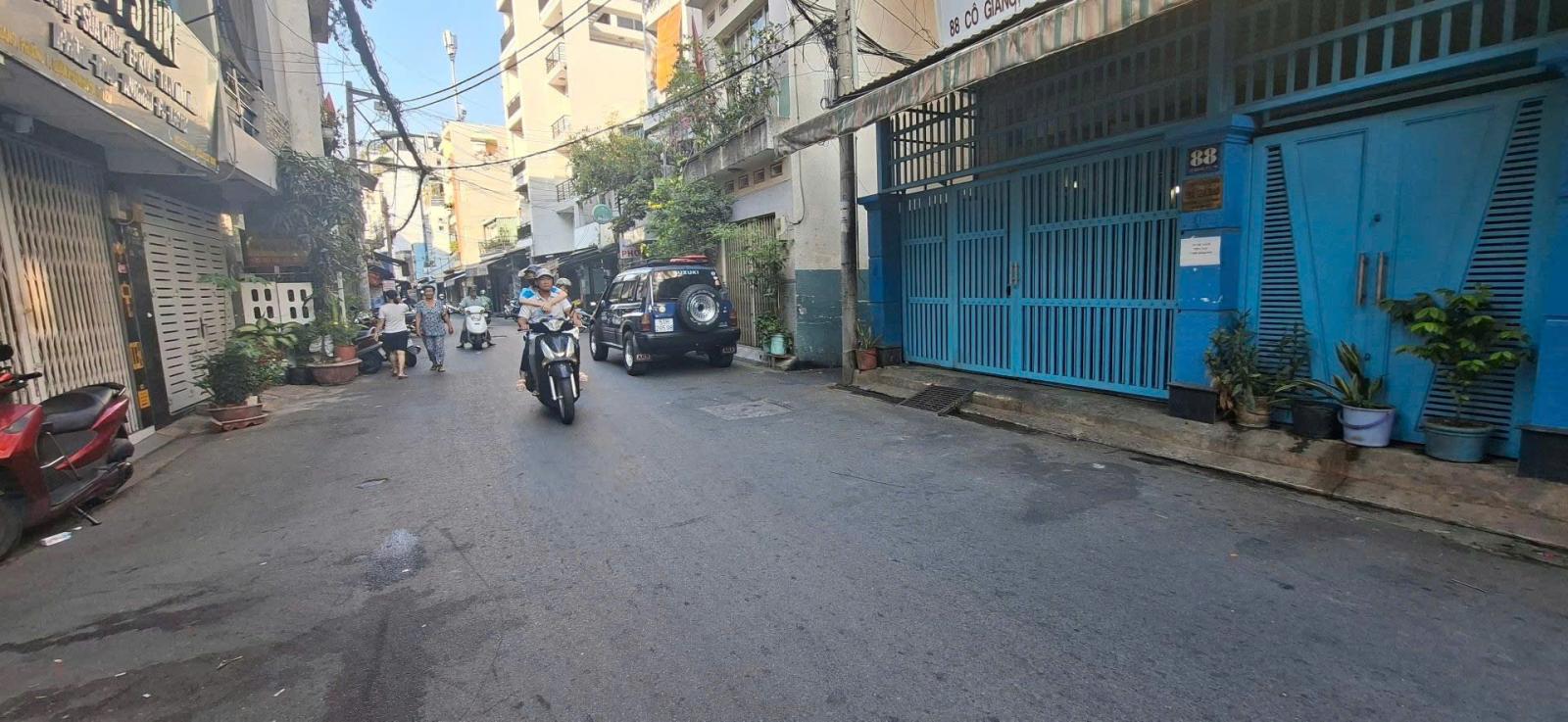 CHỈ 1 BƯỚC SANG QUẬN 1 – NHÀ LÔ GÓC 4 TẦNG – NGANG 5.2M RỘNG RÃI CHỈ 7,6 tỷ
 15993028