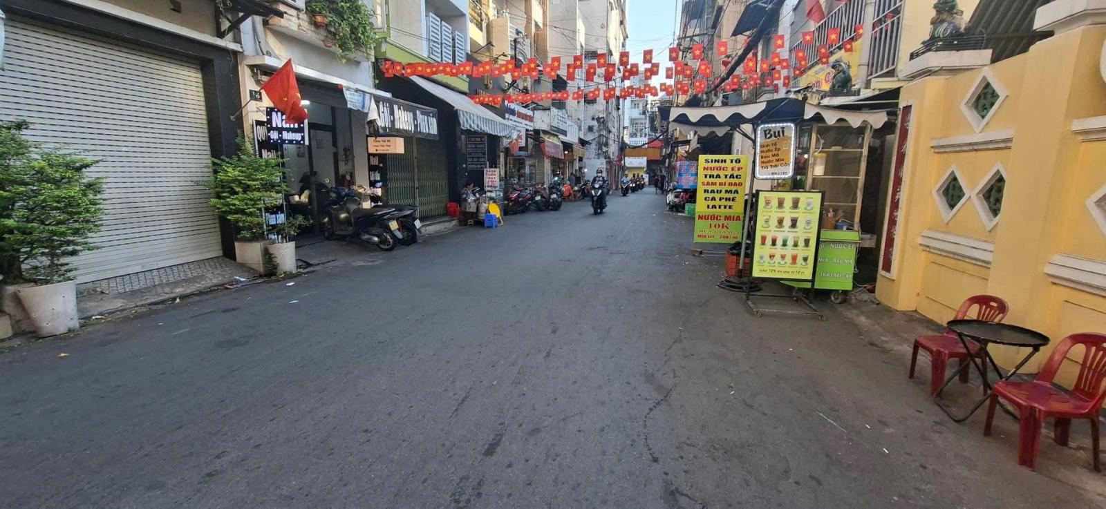 CHỈ 1 BƯỚC SANG QUẬN 1 – NHÀ LÔ GÓC 4 TẦNG – NGANG 5.2M RỘNG RÃI CHỈ 7,6 tỷ
 15993028