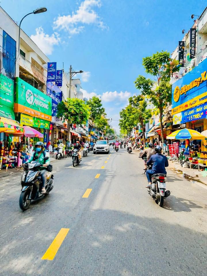 MẶT TIỀN KINH DOANH NGAY AEON MALL – 70M – 4 TẦNG BTCT – 4PN – CHỈ 9.X TỶ 15993105