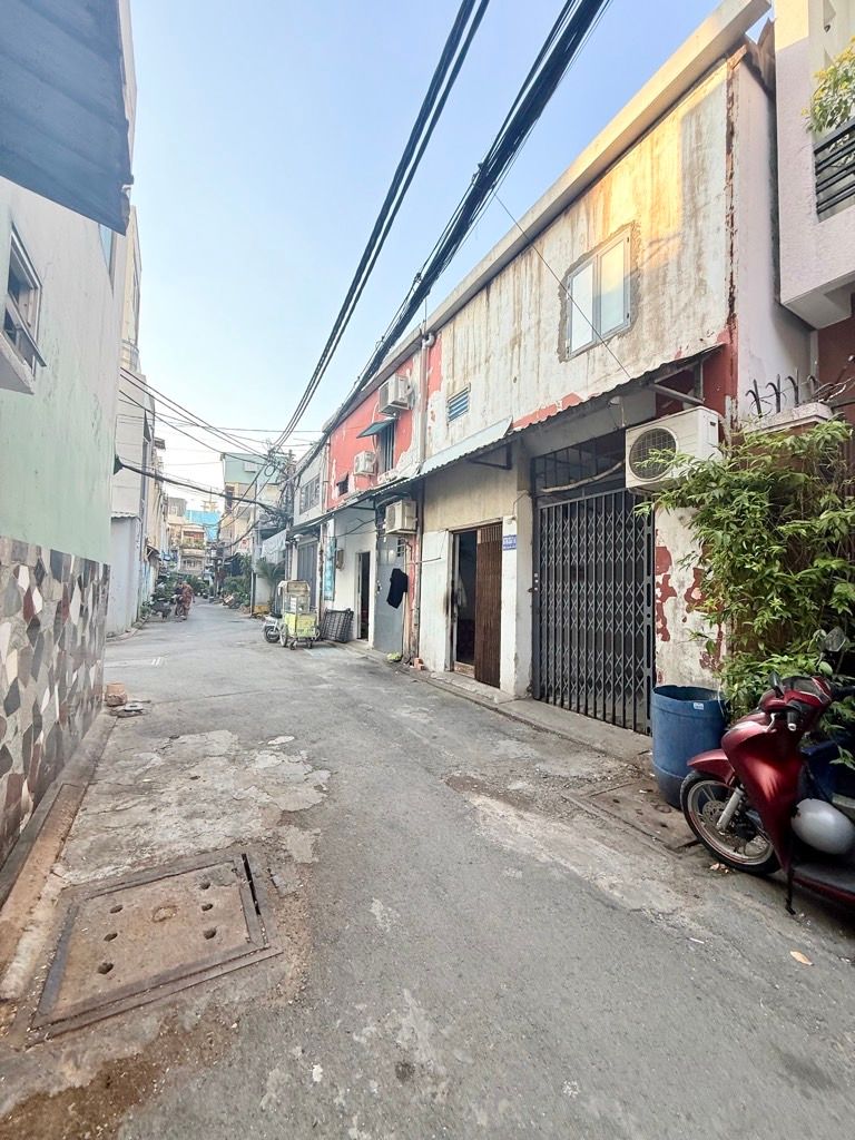Hẻm xe hơi, cmt8 gần ngã 4 bảy hiền, 48m2 tóp hậu, 3 tầng giá 8tỷ nhỉnh nhẹ. 15993111