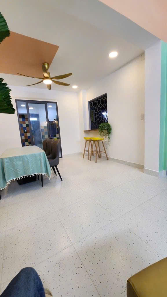 NHÀ CÓ LỘC 61,6M2 – Ở YÊN ỔN, KINH DOANH TỐT, GIÁ 6,16 TỶ 15993168