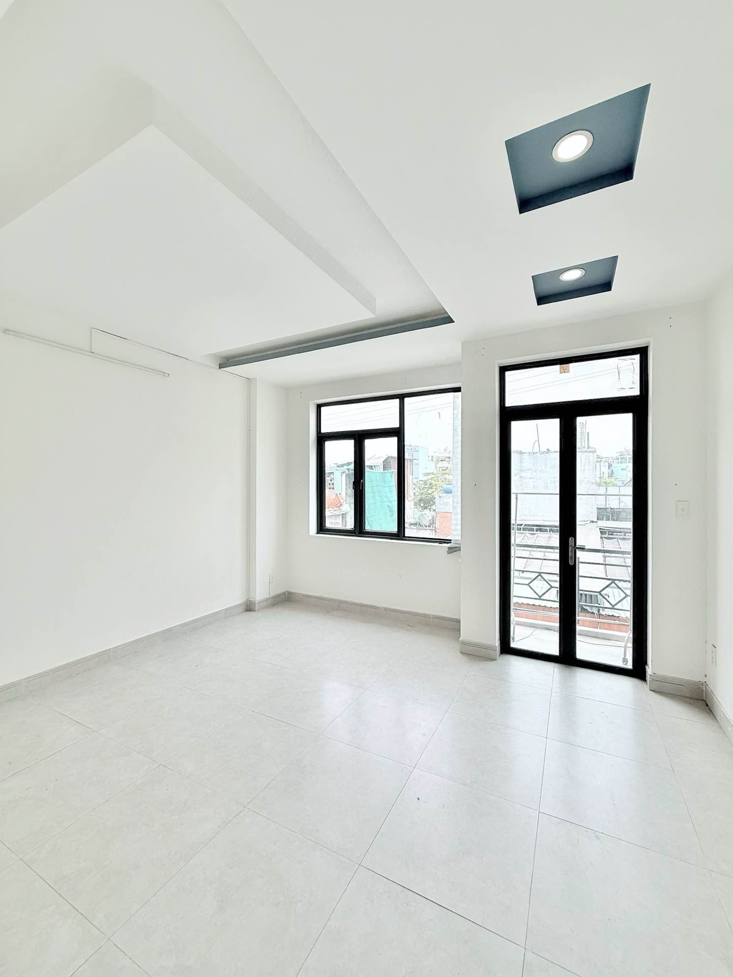 SÁT MẶT TIỀN PHẠM VĂN ĐỒNG - BÌNH THẠNH - 5 TẦNG BTCT - 45m2 - SỔ A4 HOÀN CÔNG ĐỦ - CHỈ 7.x TỶ còn 15993172