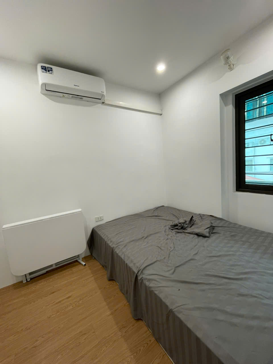 Tầng 5 Tôn Đức Thắng - Đống Đa 
40m / 1PN / 1WC / 1 khách . Sổ Đỏ Ở Hoặc Cho Thuê Đều Tăng Giá 
 15993177