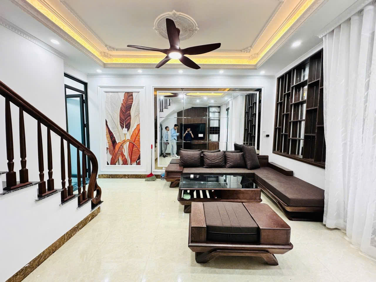 BÁN NHÀ CẦU GIẤY - BA GÁC ĐỖ CỬA, 41M2 - 6 TẦNG ĐẸP, FULL NỘI THẤT, GIÁ 9,8 TỶ 15993225