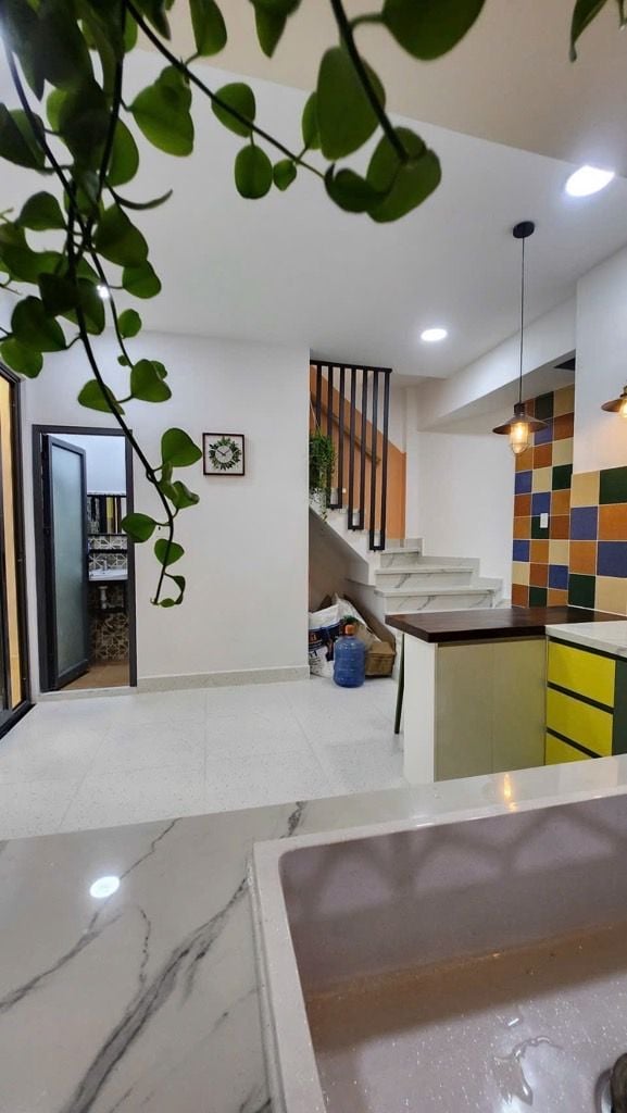 NHÀ MỚI LÔ GÓC VỪA Ở VỪA KDMB CHỈ 100TR/M - HẺM THÔNG TỨ TUNG - NỞ HẬU TÀI LỘC - VÀI BƯỚC RA HUỲNH 15993253