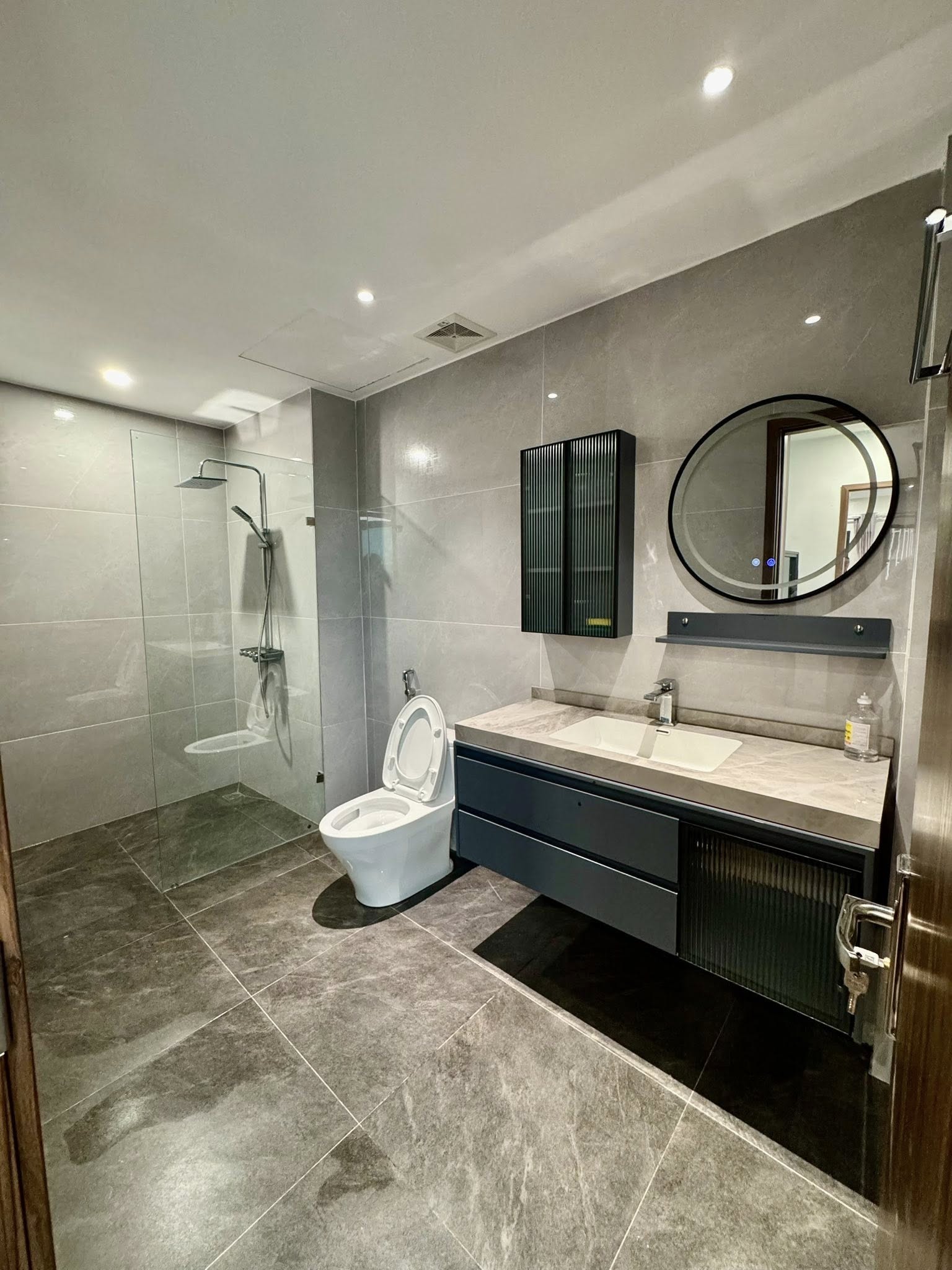 THỤY KHUÊ BA BƯỚC RA PHỐ - VIEW HỒ TÂY - THANG MÁY - MÔ HÌNH HOMESTAY THEO NGÀY - DOANH THU KHỦNG 15993306