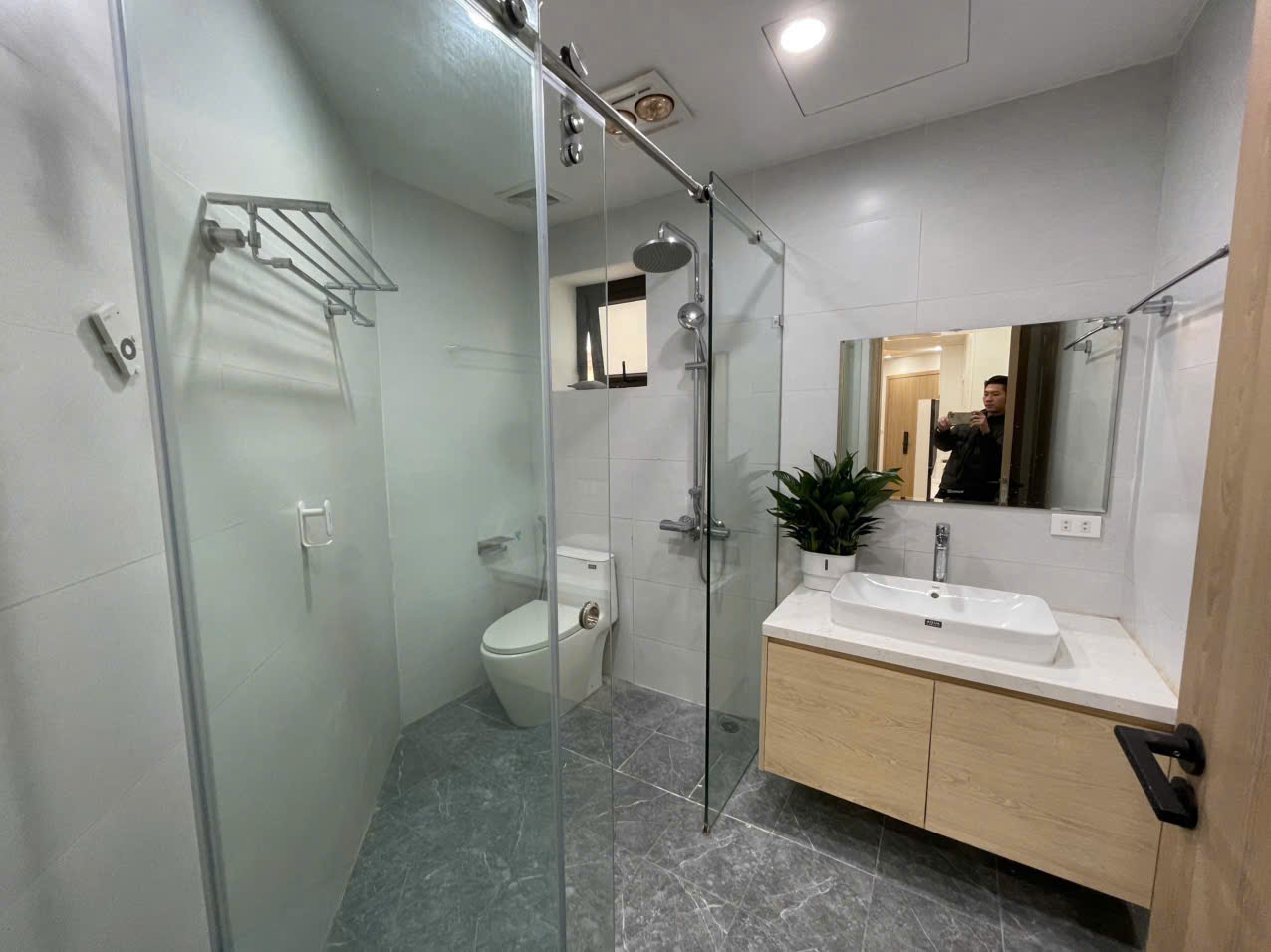 ANH HỌ NHỜ BÁN CĂN HỘ CHÍNH CHỦ TẦNG TRUNG – TRỤC 04 - NO 9B BÁN ĐẢO LINH ĐÀM
 15993326