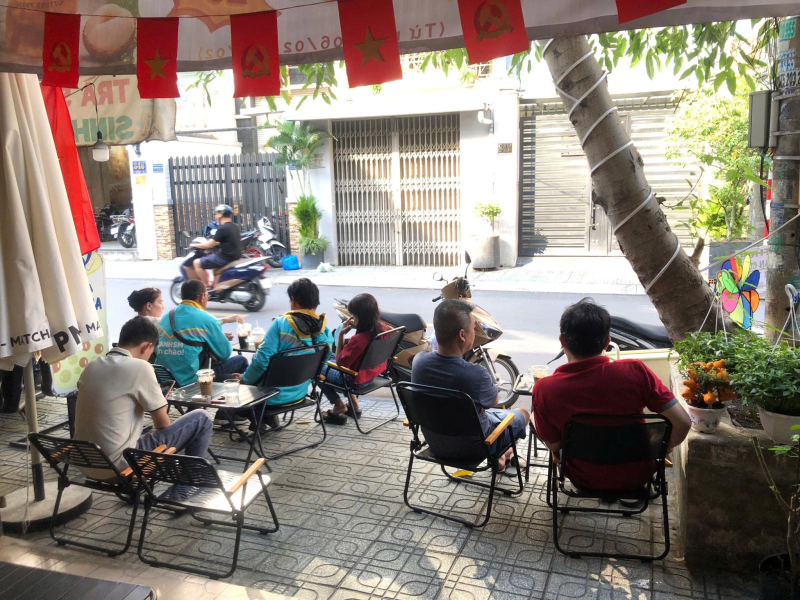 Do bận công việc quản lí 2 clb bida mình cần sang lại quán Cafe. 15993335