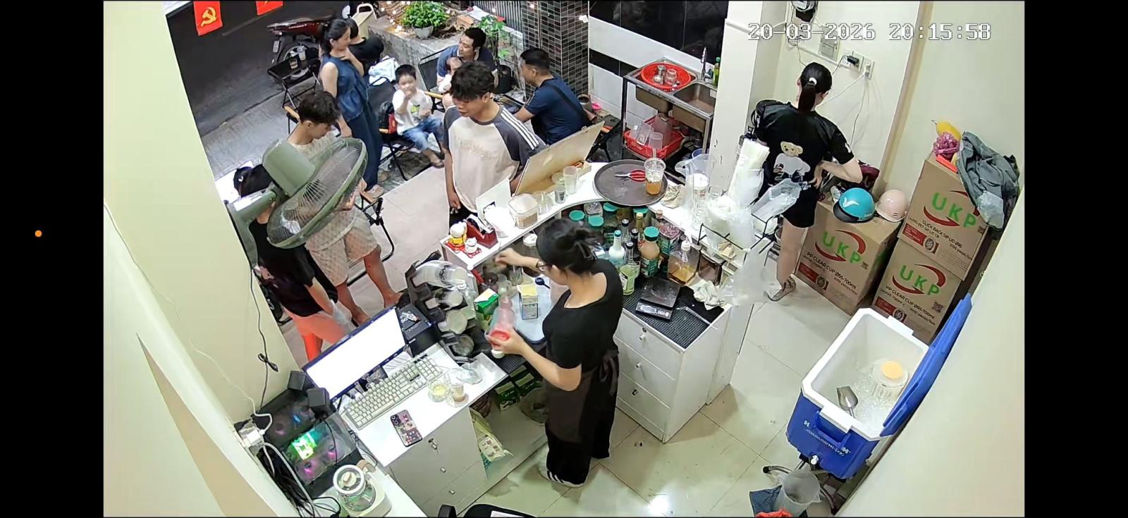 Do bận công việc quản lí 2 clb bida mình cần sang lại quán Cafe. 15993335