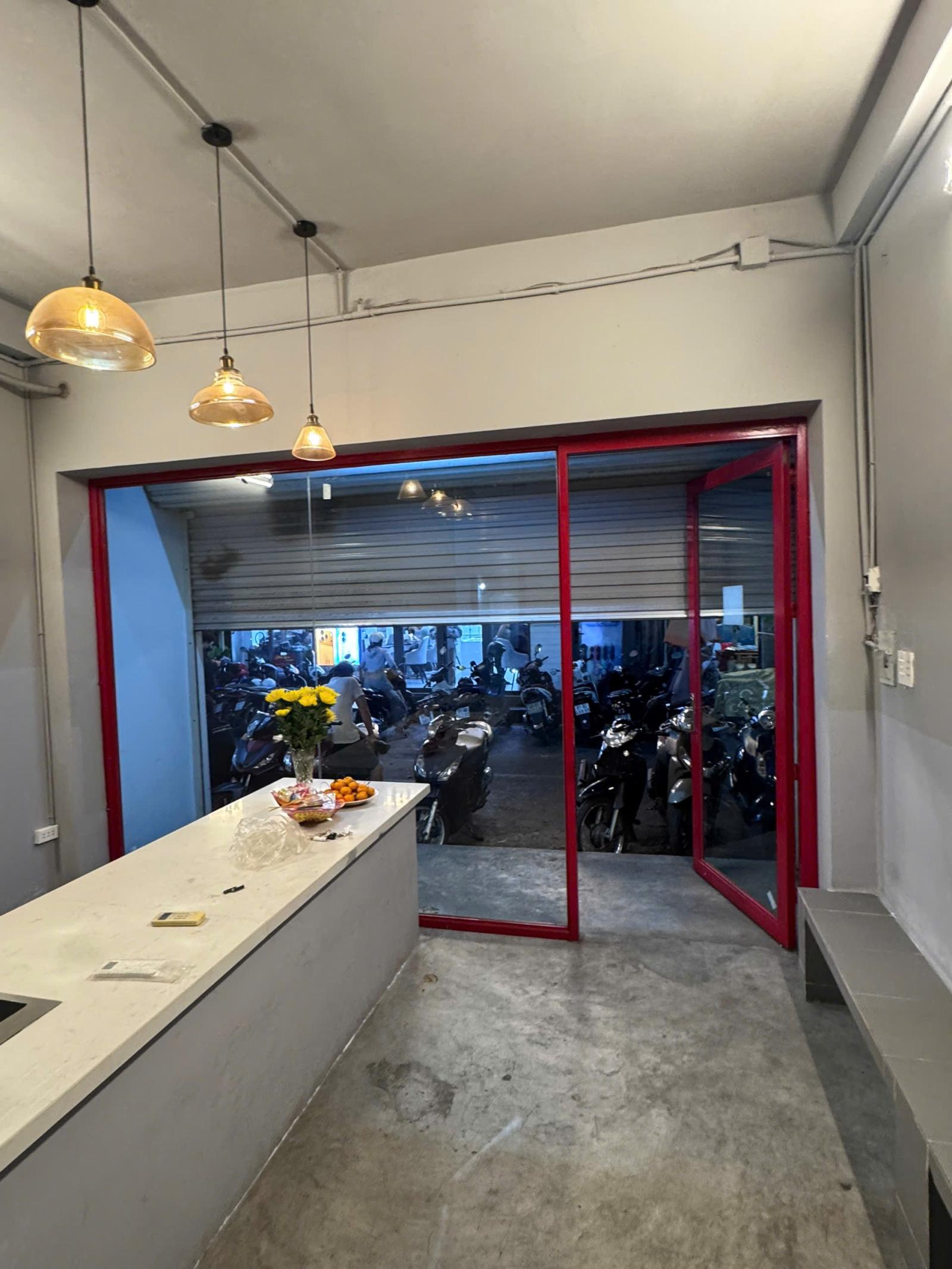 Cho Thuê Nhà Kinh Doanh 1 Trệt 2 Lầu, 68,2m2 Trung Tâm Đ.Nguyễn Trung Ngạn, P.Bến Nghé, Q.1 15993354