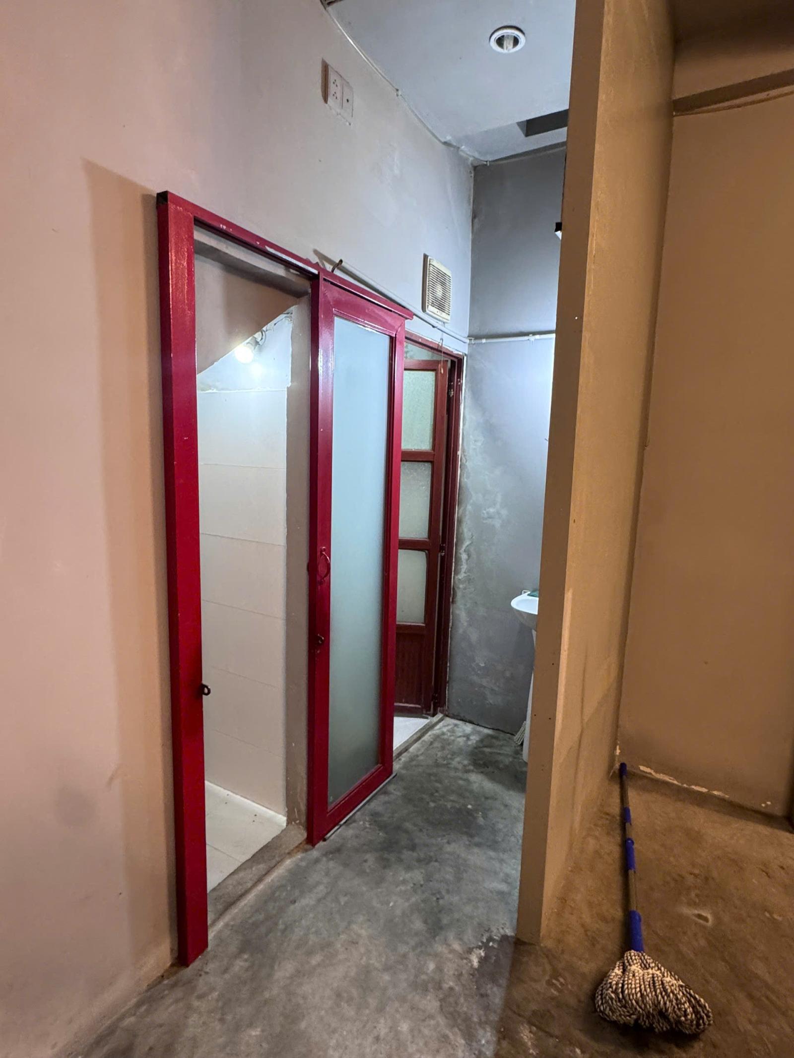 Cho Thuê Nhà Kinh Doanh 1 Trệt 2 Lầu, 68,2m2 Trung Tâm Đ.Nguyễn Trung Ngạn, P.Bến Nghé, Q.1 15993354