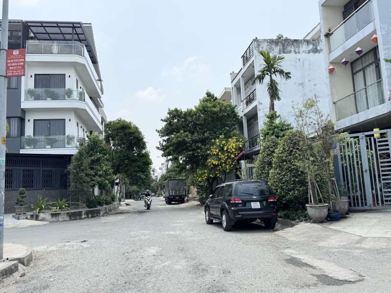 Bán nhà 3 tầng khu VIP bên sông Hiệp Bình Chánh Thủ Đức - 105m2  - Gần Gigamall - 10.45 Tỷ 15993376