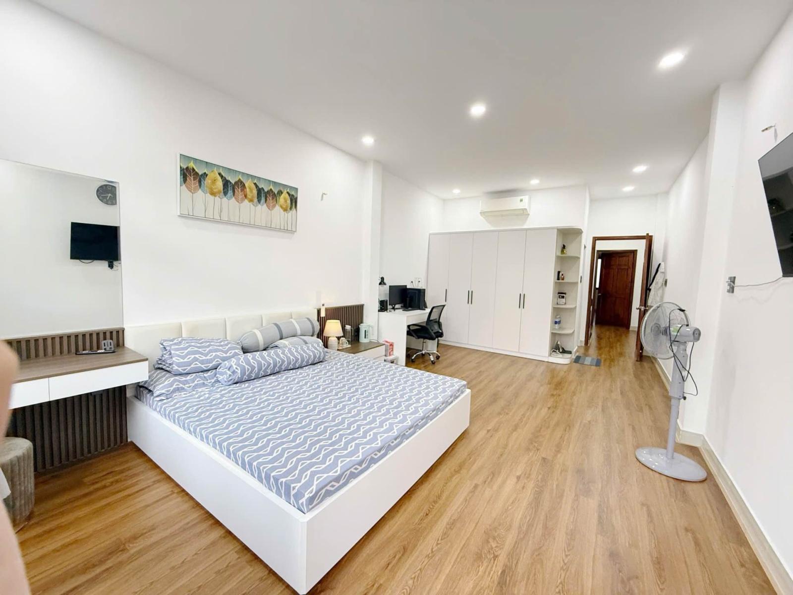 Nhà Bồng Sao, Phân Lô ngang 5m, 4 tầng gần công viên, chỉ 9 tỷ 4 - 0931172218 15993418