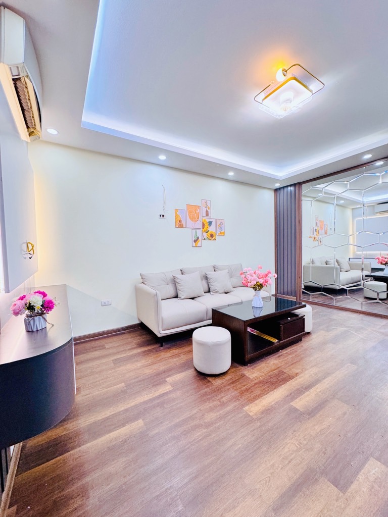 Bán tập thể QUỳnh MAi  68 m 2 ngủ 2 wc cụcw hiếm oto đỗ cổng chỉ nhỉnh 3 tỷ 15993429