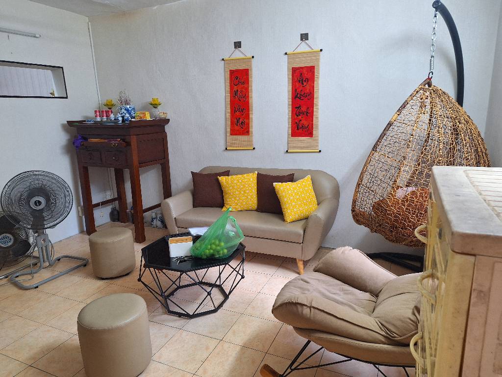 B.án nhà Tập thể Quỳnh Mai 70m 2 ngủ về ở ngay nhà dân. 15993433