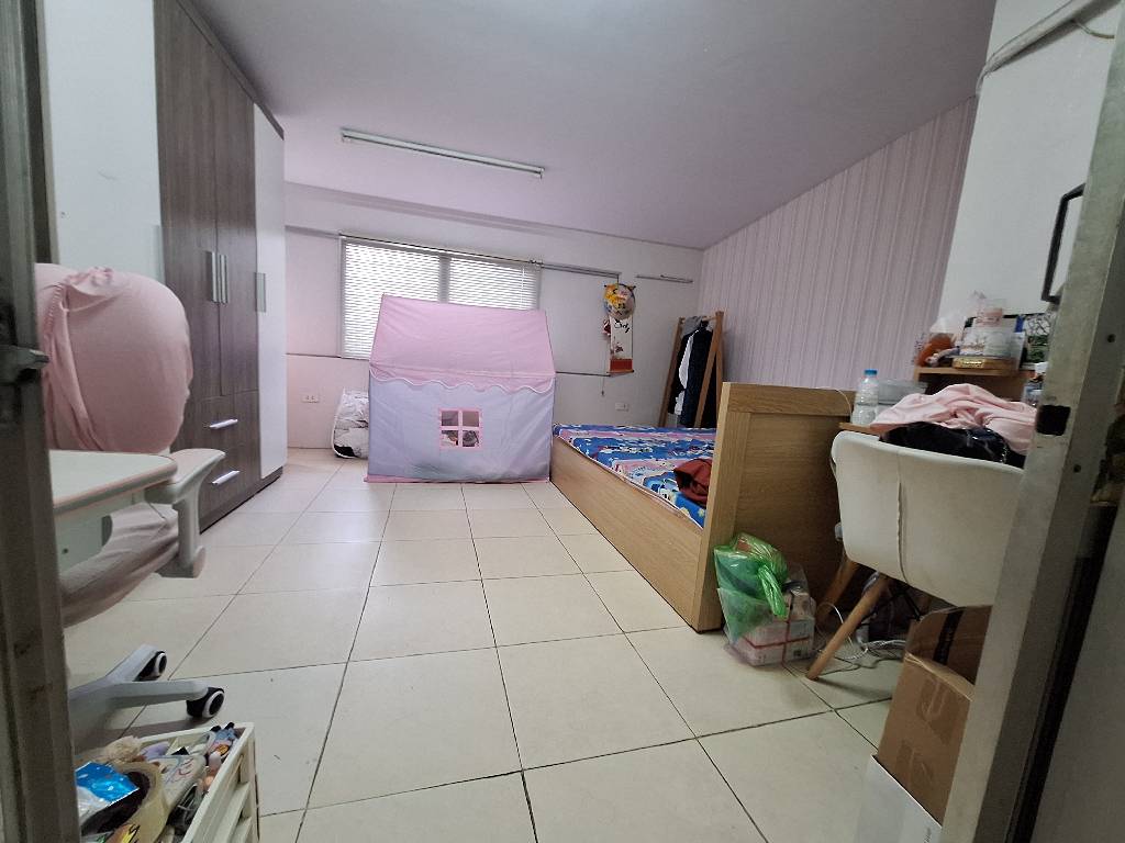 B.án nhà Tập thể Quỳnh Mai 70m 2 ngủ về ở ngay nhà dân. 15993433