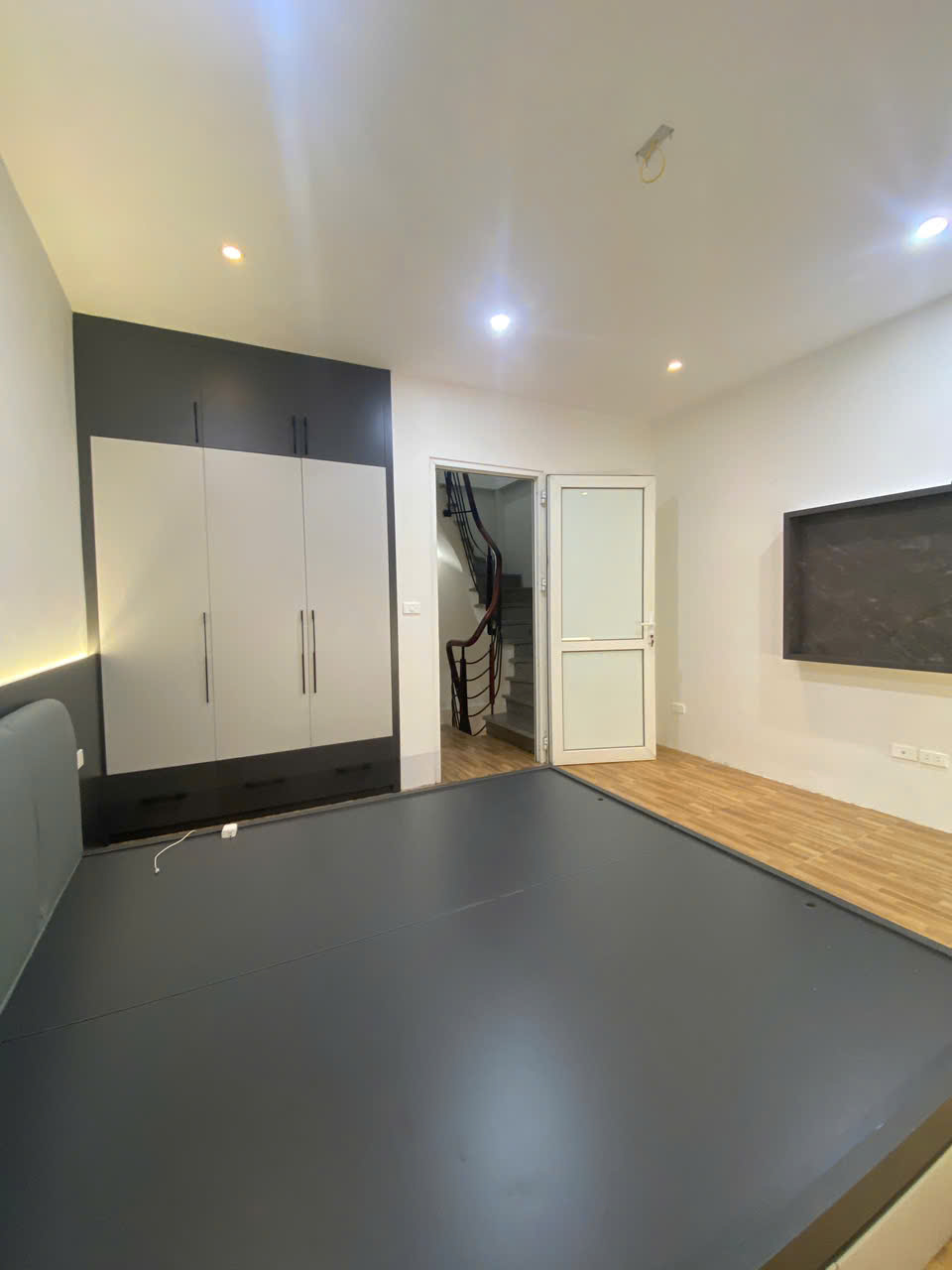 NHÀ NGỌC THỤY 30M² – 3 TẦNG – Ô TÔ QUA CỔNG – Ở NGAY 15993474