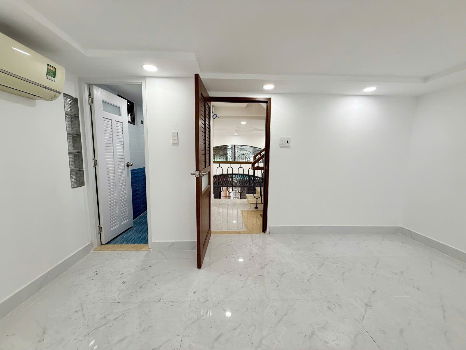 Bán Nhà Quận 3 - Lê Văn Sỹ - Hẻm Xe Hơi Sát Nhà - 48M - 3PN - Nhỉnh 8 Tỷ  15993529