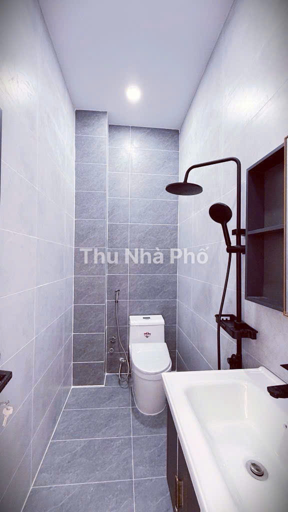 CHỦ GẤP GIẢM THÊM 100 TRIỆU - NHÀ ĐẸP- 4x20m- Gần Aeonmall - HXH Thông 15993531