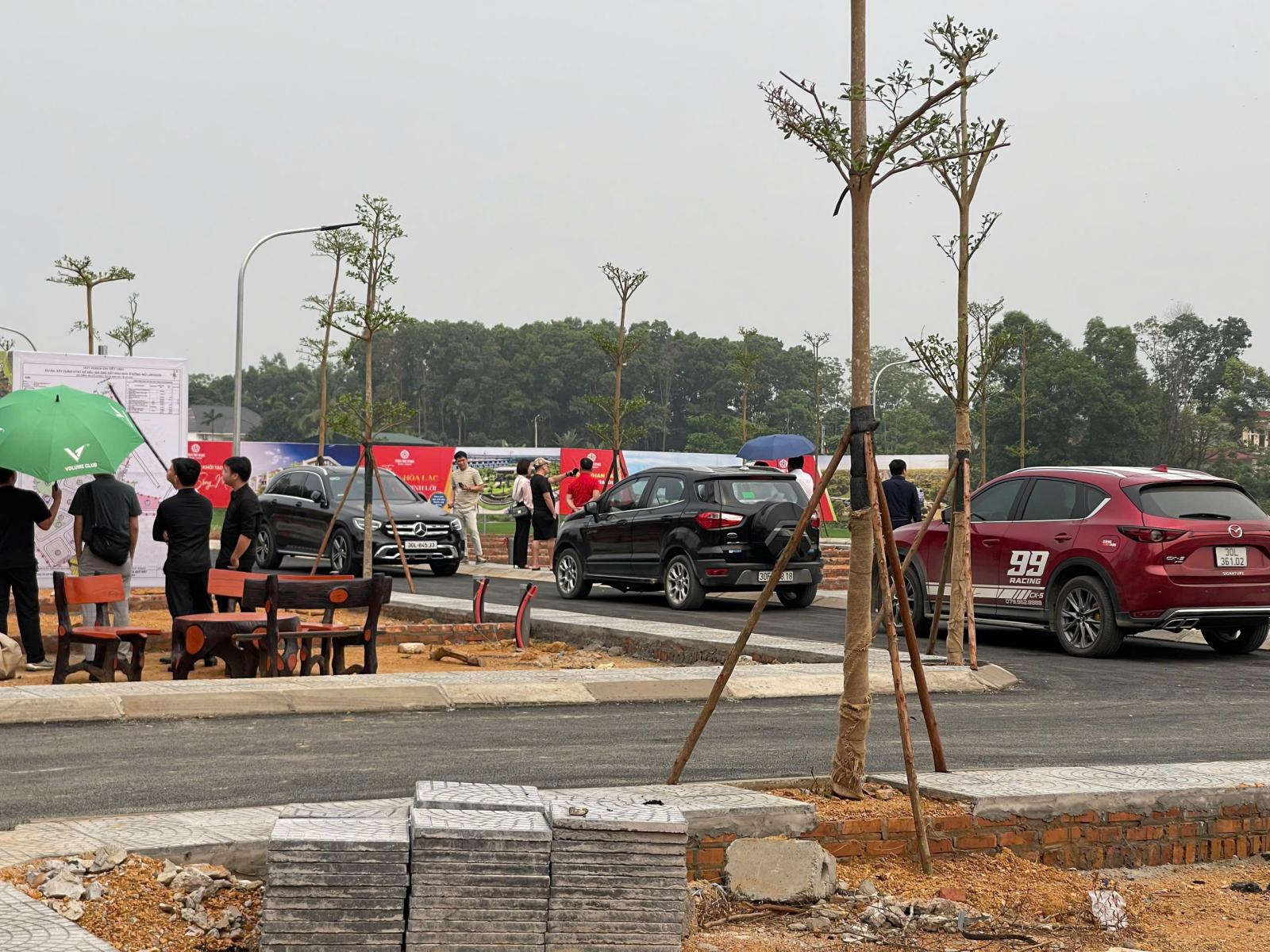 BÁN ĐẤT LÀN 2 QUỐC LỘ 21 HÀNG XÓM KHU ĐẤU GIÁ SƠN TÂY MÀ GIÁ CHỈ BẰNG 1/3.SỔ ĐỎ CC 15993534