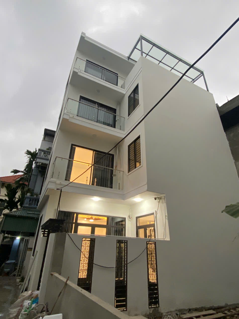 THƯỢNG THANH – NHÀ MỚI 4 TẦNG – 4 NGỦ KHÉP KÍN MỖI TẦNG – GIÁ 8.9 TỶ LONG BIÊN 15993544