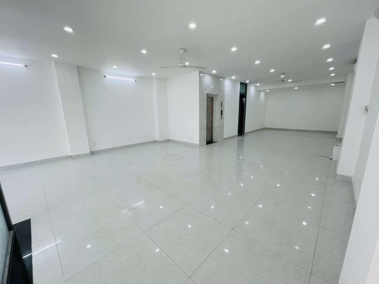 CHO THUÊ MẶT BẰNG TẦNG TRỆT – KĐT VẠN PHÚC, THỦ ĐỨC 15993546