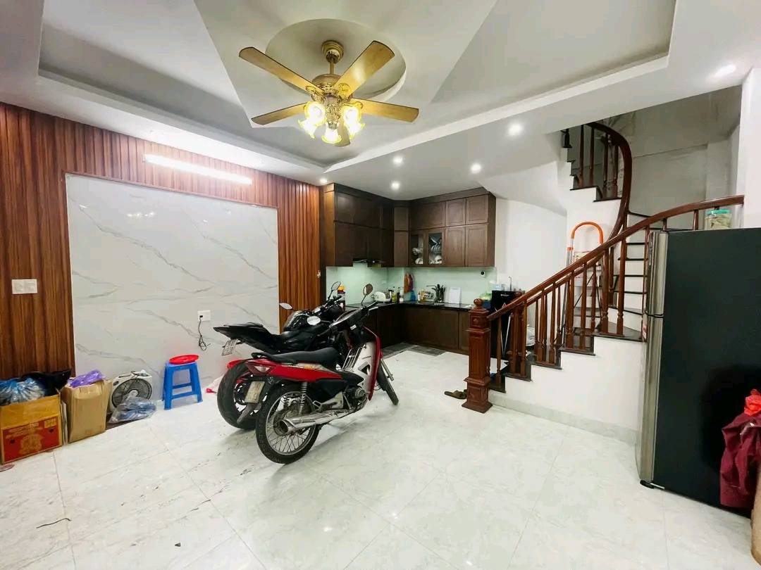 Cho thuê nhà ngõ Khương Trung 39m × 5 tầng - 3 ngủ, Giá : 15triệu 15993587