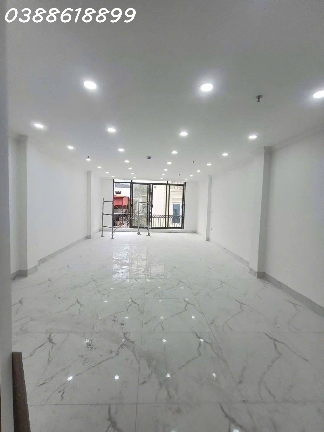 🏡 BÁN TOÀ VĂN PHÒNG NGUYÊN HỒNG - ĐỐNG ĐA - 75M2 - MT 5M - 9 TẦNG TM - VỈA HÈ - GIÁ 39.9 TỶ 15993598