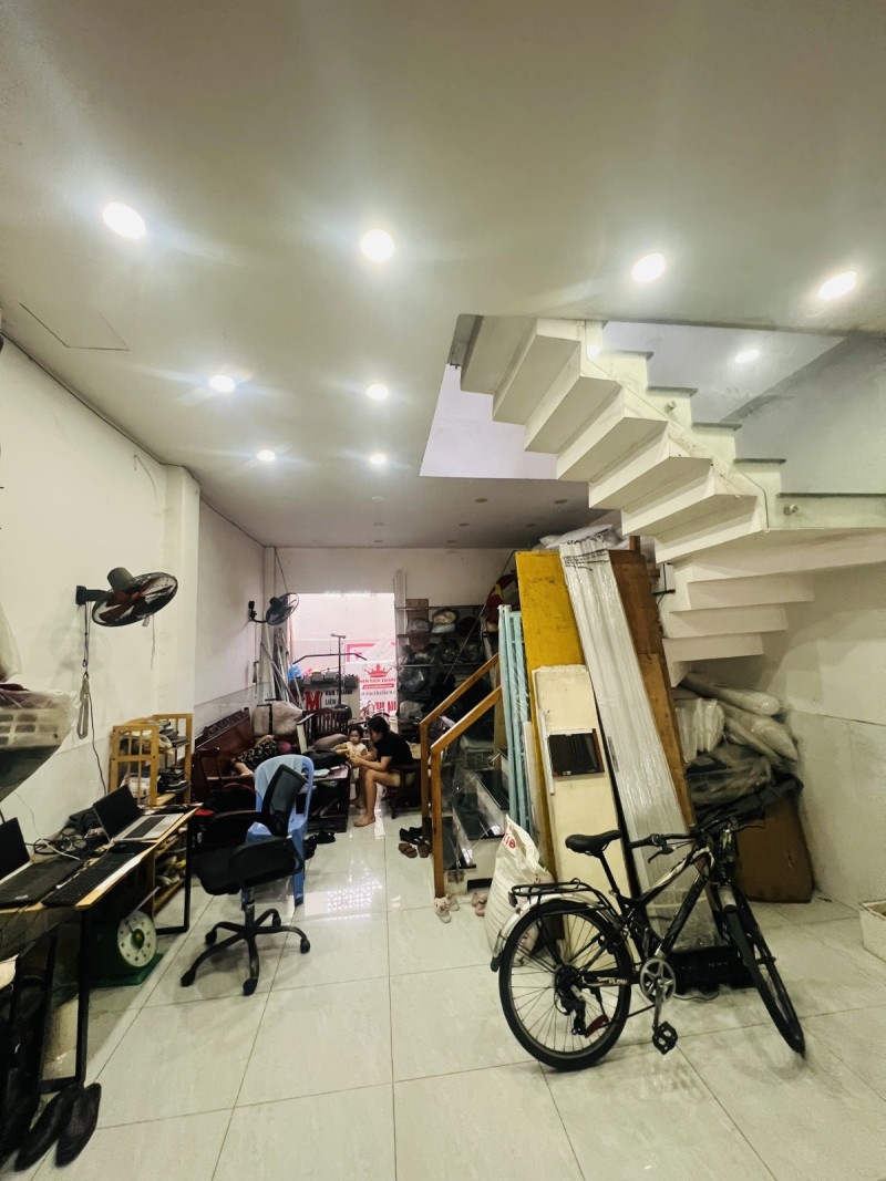 Bán nhà Mặt tiền Tô Ký - ngay Ngã tư Nguyễn Ảnh Thủ, 5x31m, 2 Tầng - 3 PN, chỉ 15,8 tỷ. 15993611