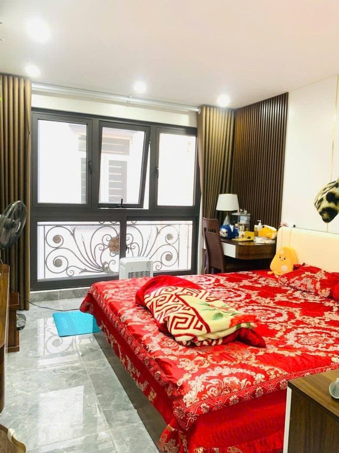 Bán Nhà Phan Văn Trường. Cầu Giấy. Thang Máy. 2 Mặt Ngõ. Ô Tô. DT 35m2. Giá 20.6 Tỷ. 15993661