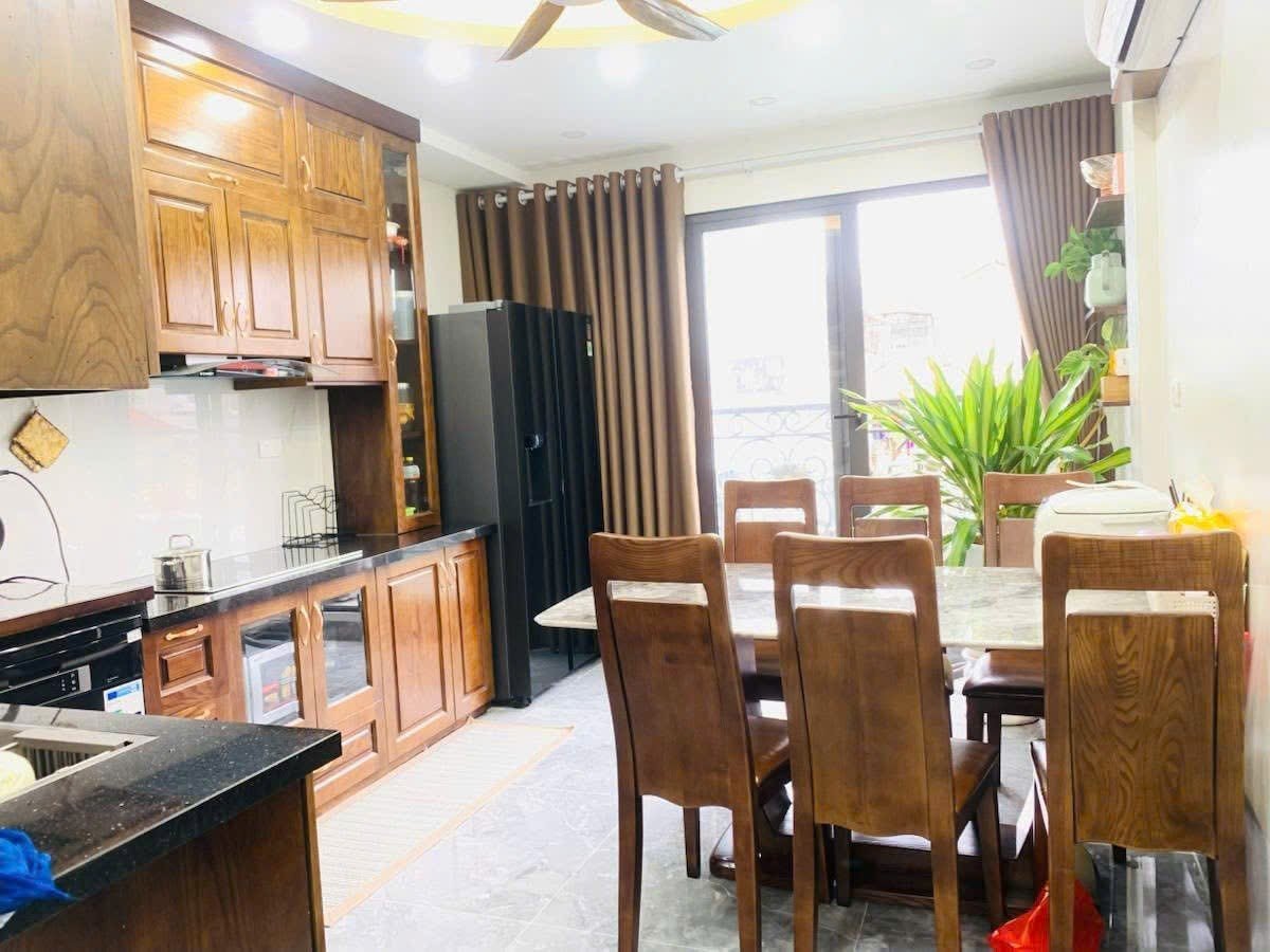 Bán Nhà Phan Văn Trường. Cầu Giấy. Thang Máy. 2 Mặt Ngõ. Ô Tô. DT 35m2. Giá 20.6 Tỷ. 15993661