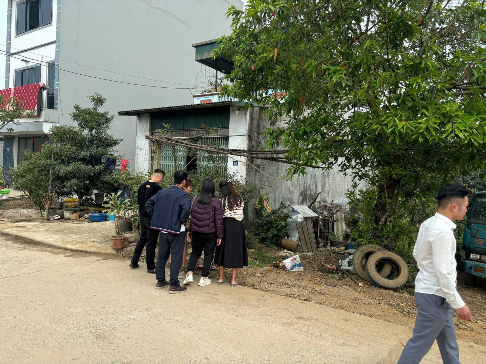 trục chính kinh doanh 15993671